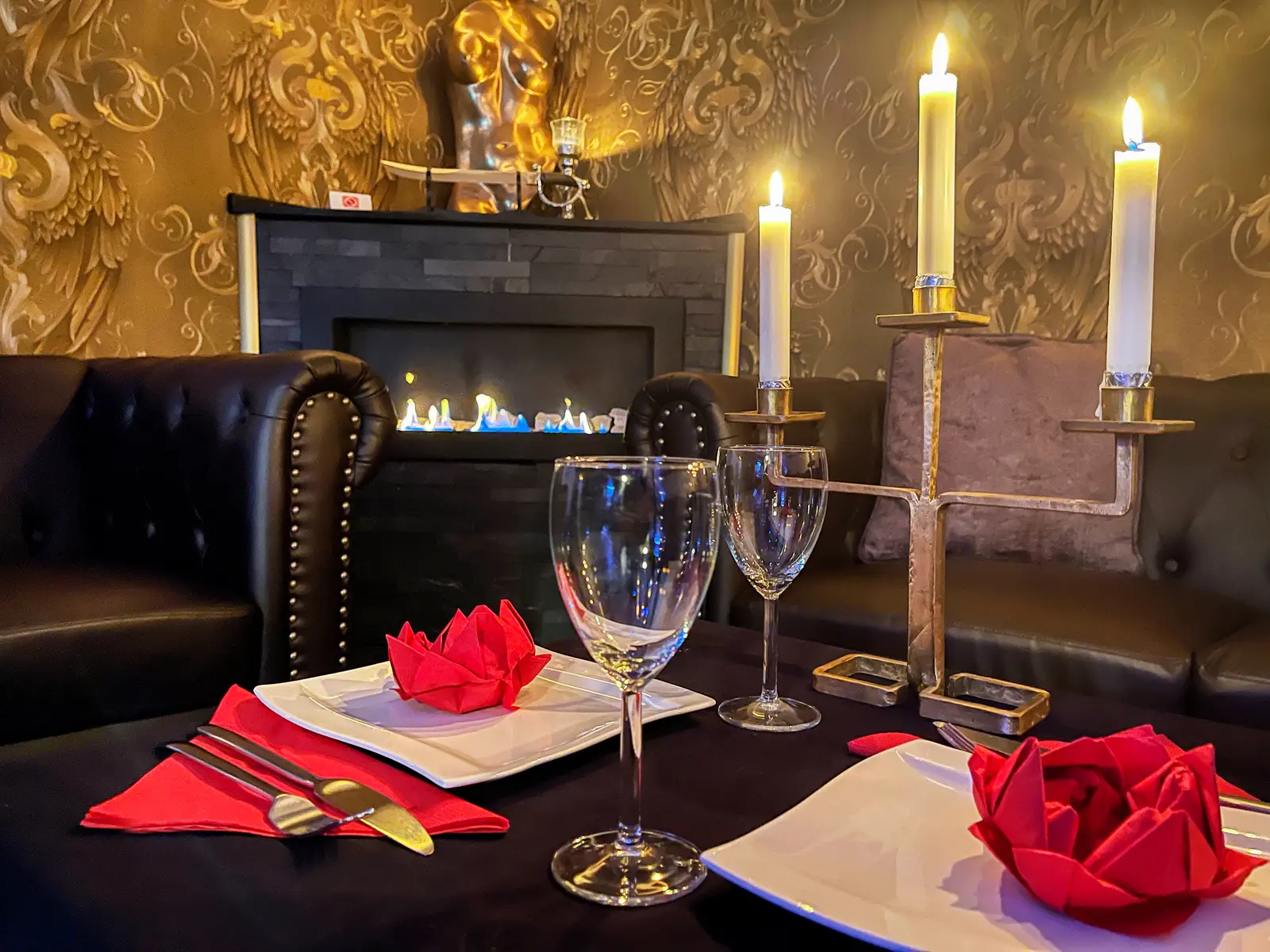 Candlelight dinner for two at the Masterroom