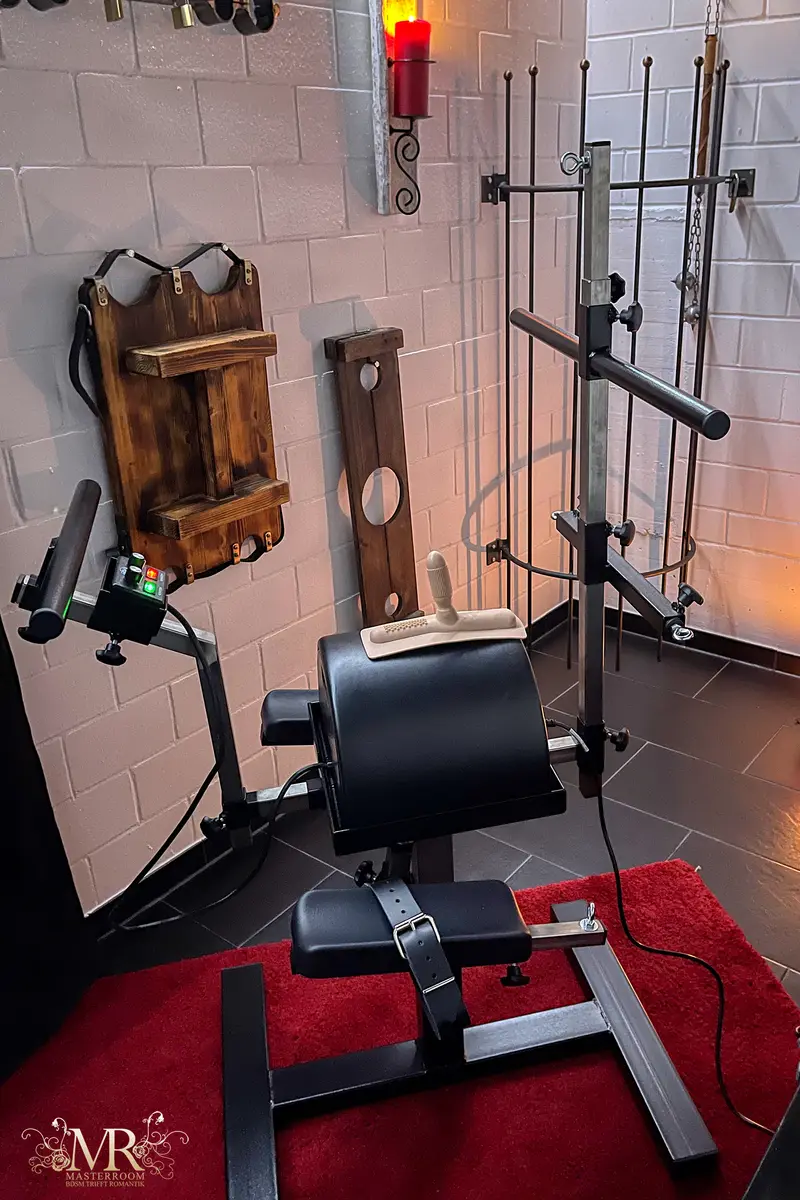 The Sybian with kneeling chair