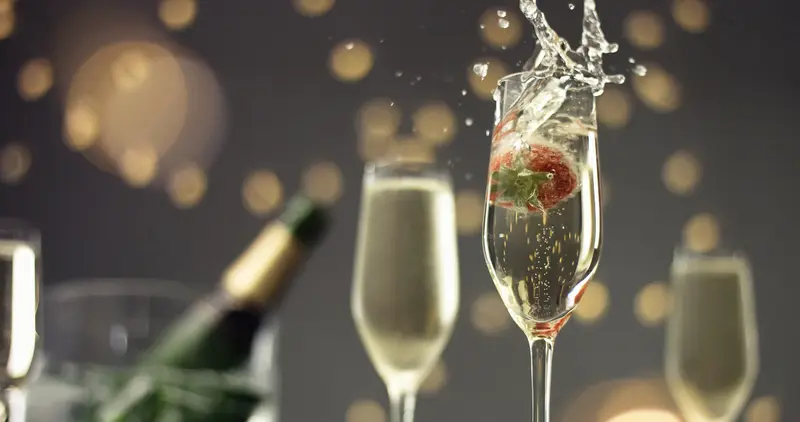 Champagne and strawberries 2
